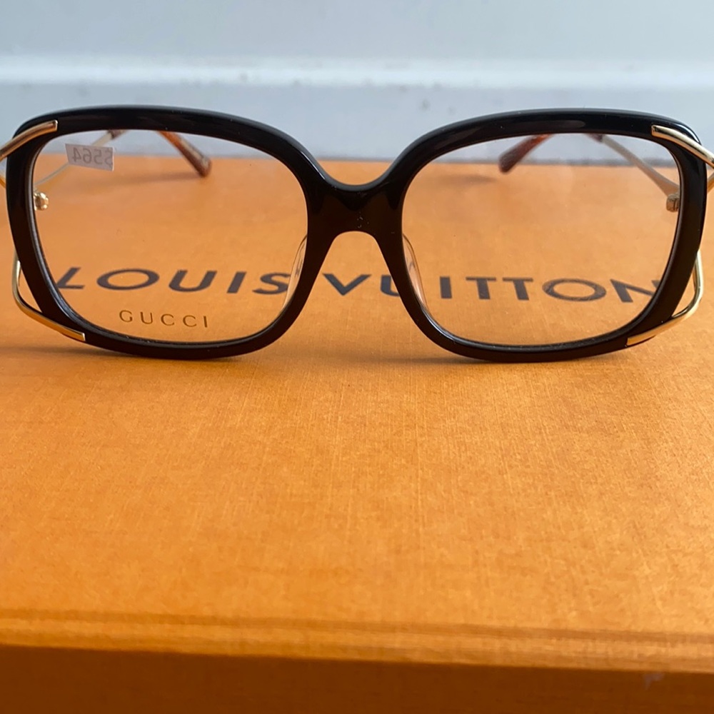 Frames latest style
